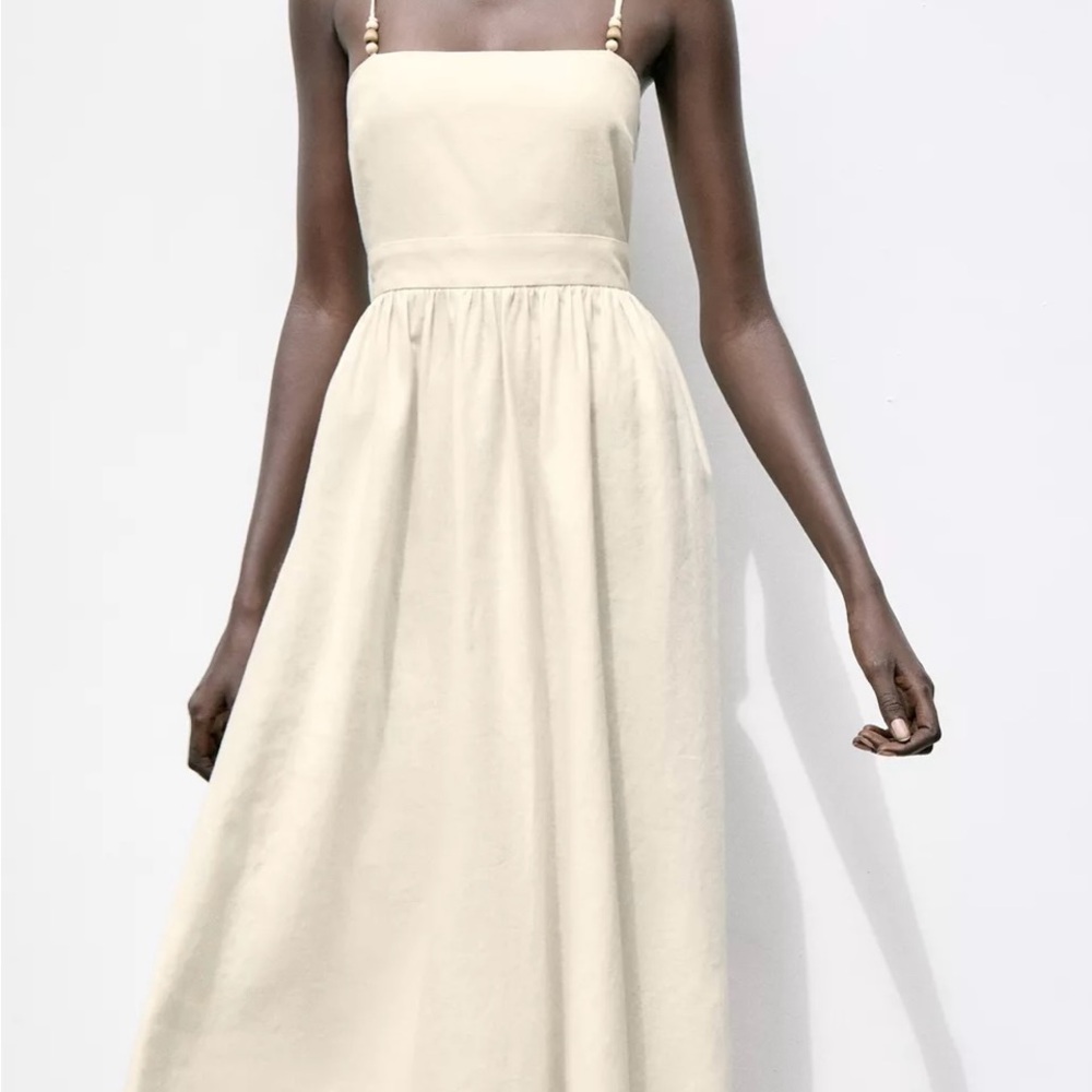 Elegant Cream Lace-Up Back Dress - Picture 4 of 11
